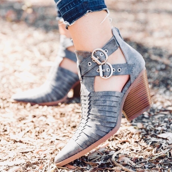 Qupid Zooey Western Woven Pointed Toe Booties - Picture 1 of 16